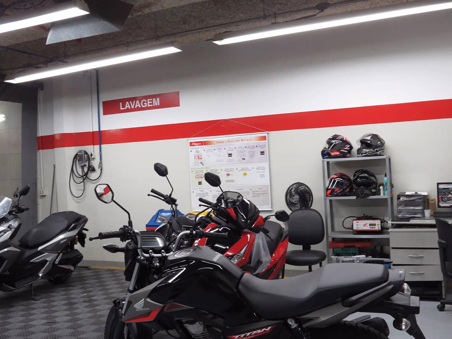 Concessionária de Aricanduva STR Motos - Oficina Lavagem - 22 de 40