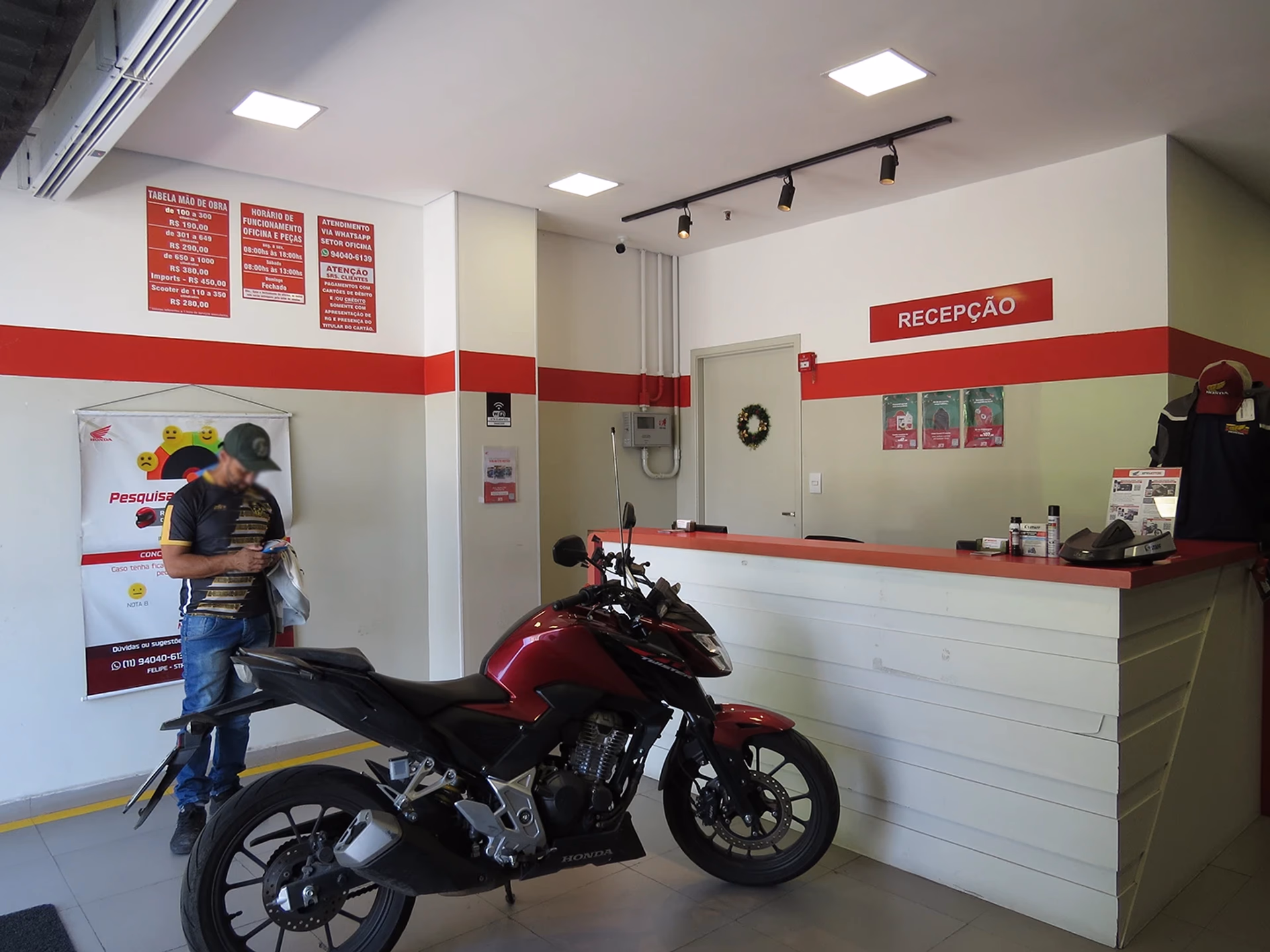 Concessionária de Aricanduva STR Motos - Recepção - 24 de 40