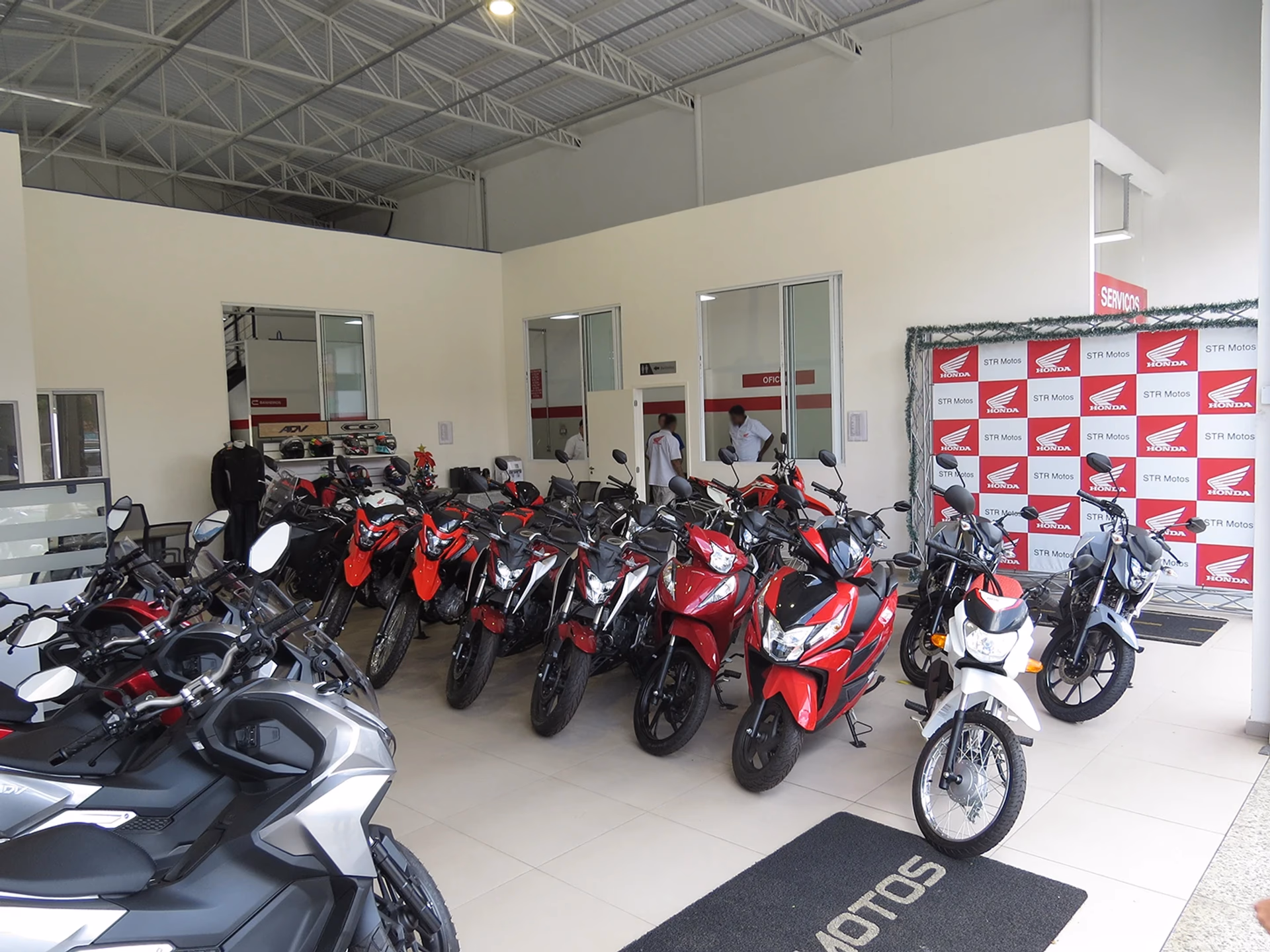 Concessionária Cajamar STR Motos - Entrada - 37 de 40