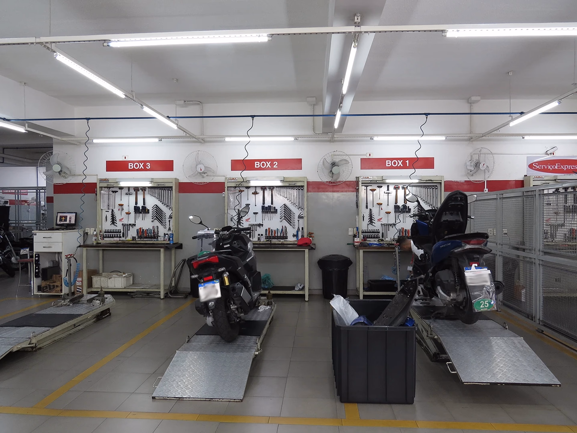 Concessionária de Campo Limpo STR Motos - Oficina - 10 de 40