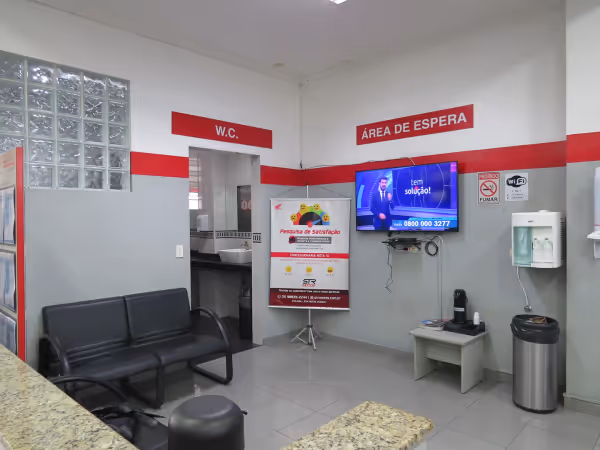 Concessionária de Osasco STR Motos - Área de Espera