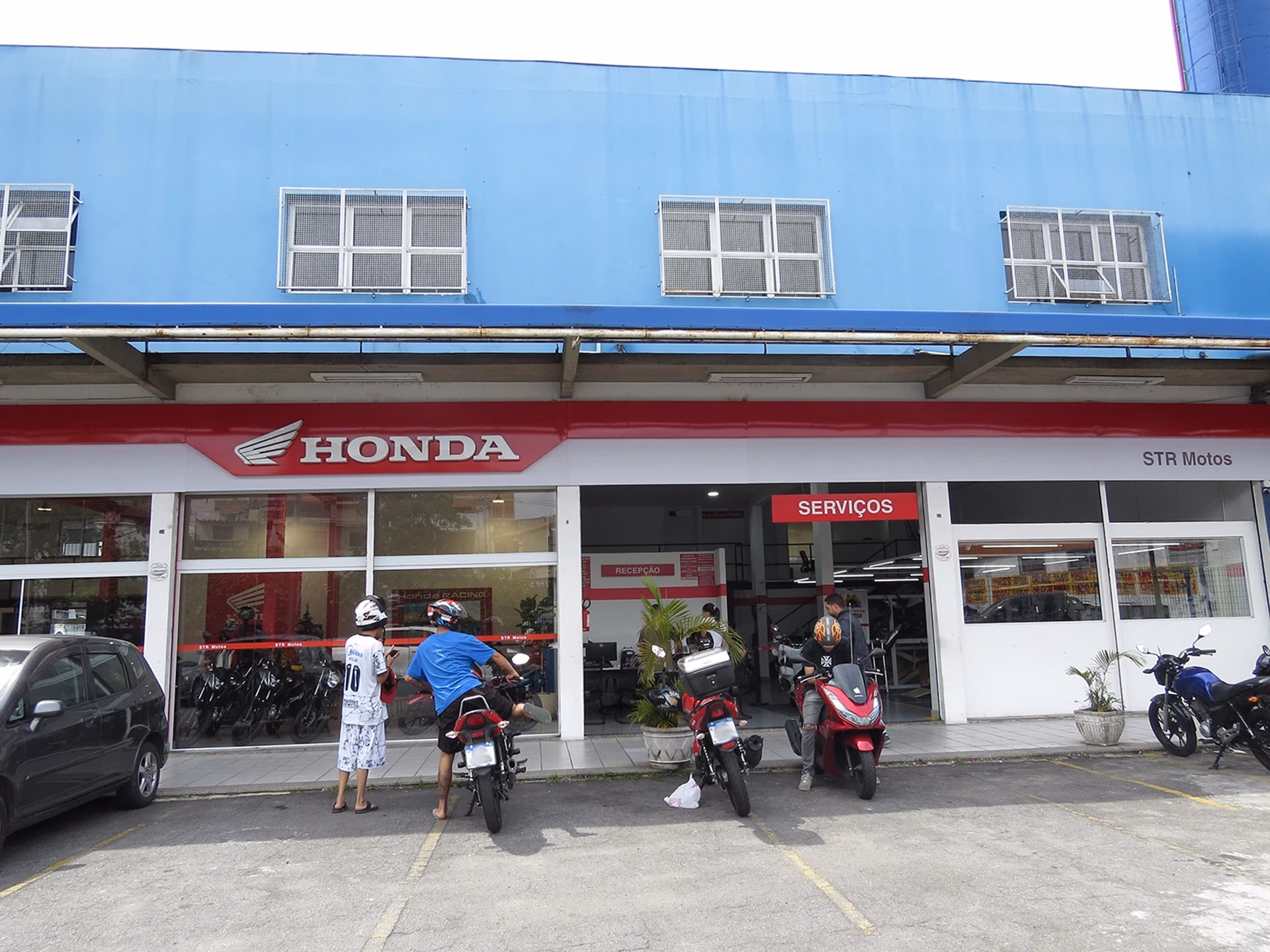 Concessionária de Taboão da Serra STR Motos -  - 13 de 40