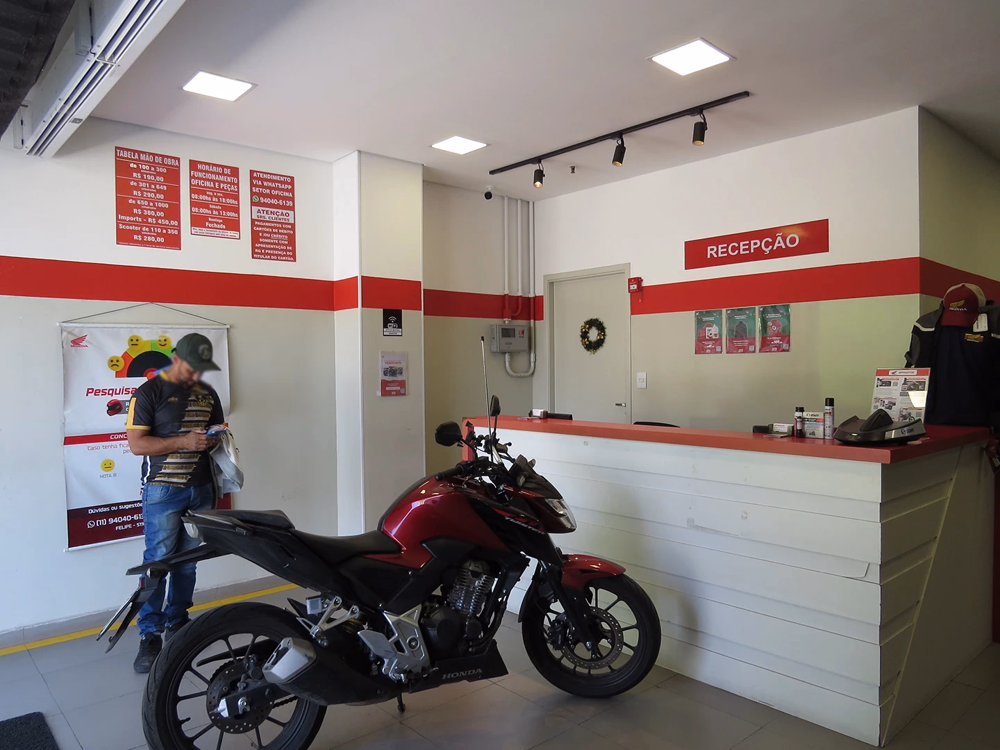 Concessionária de Aricanduva STR Motos - Recepção - 24 de 40