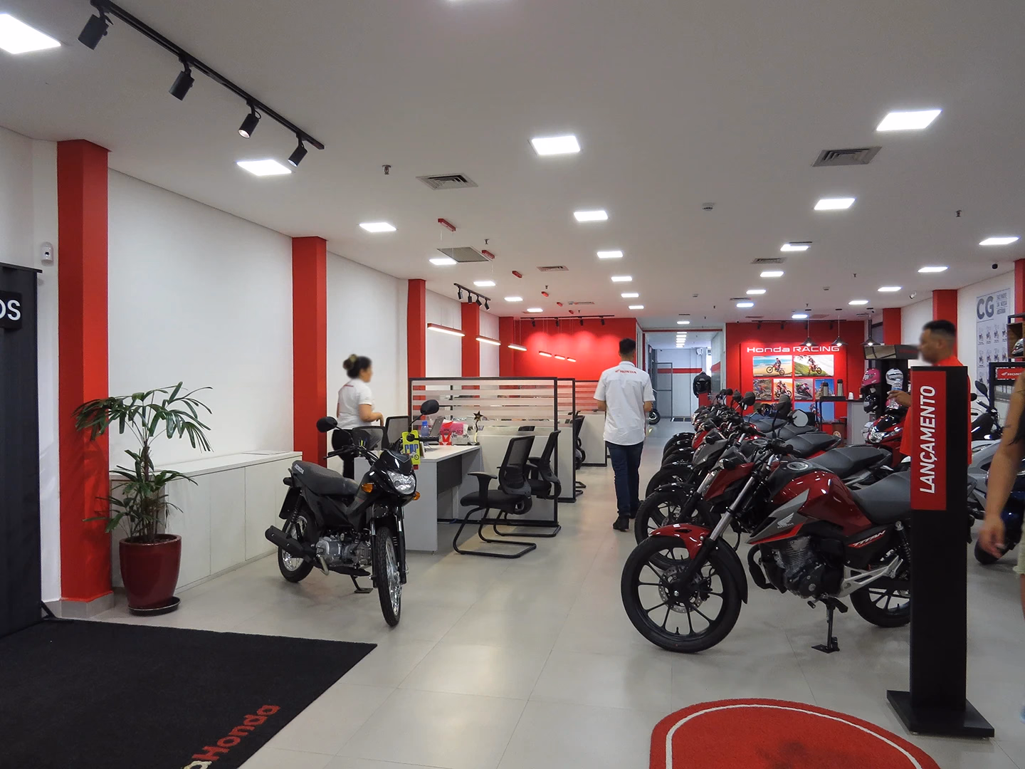 Concessionária de Aricanduva STR Motos - Showroom - 26 de 40