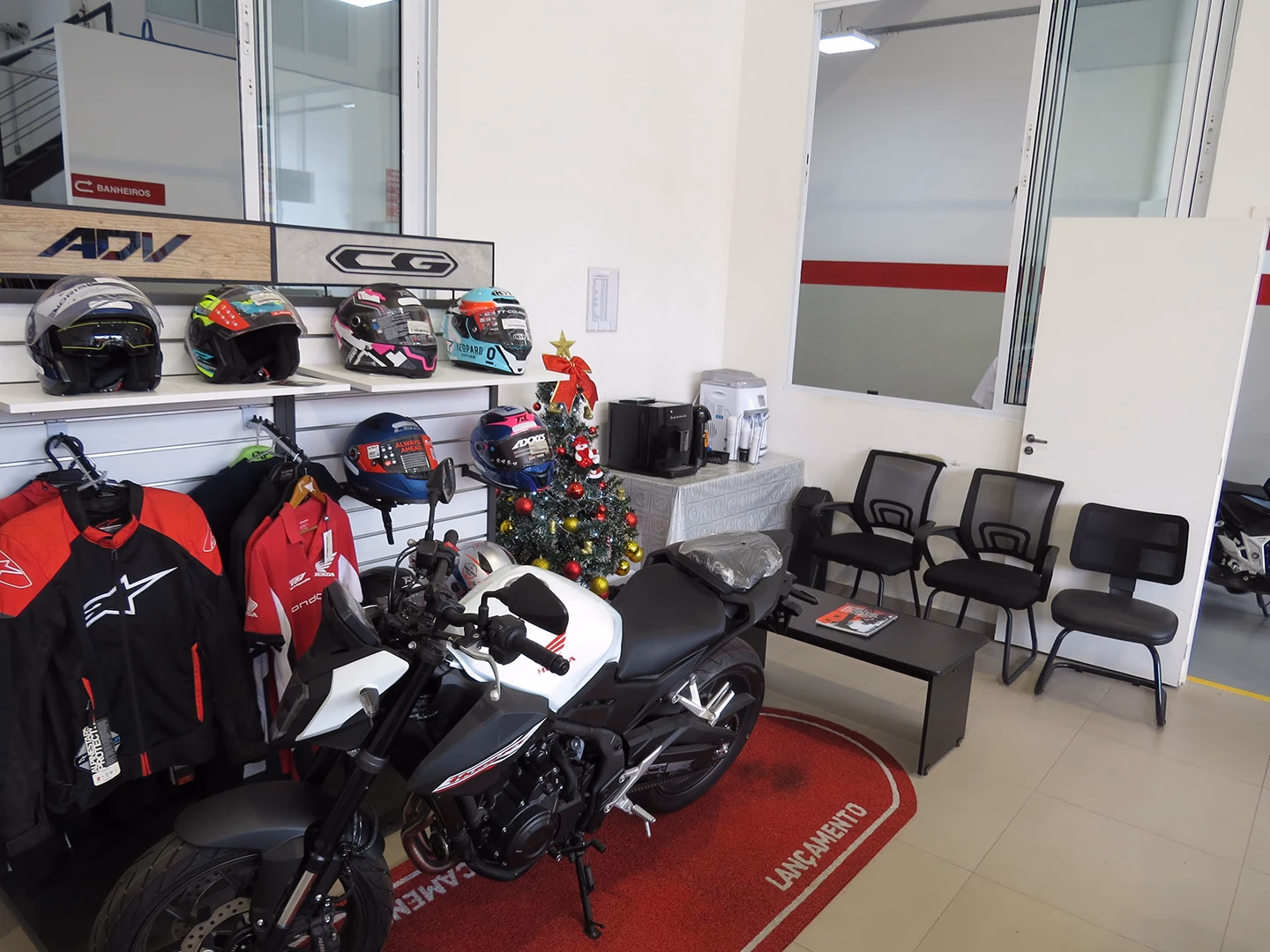 Concessionária Cajamar STR Motos - Área de Espera - 35 de 40