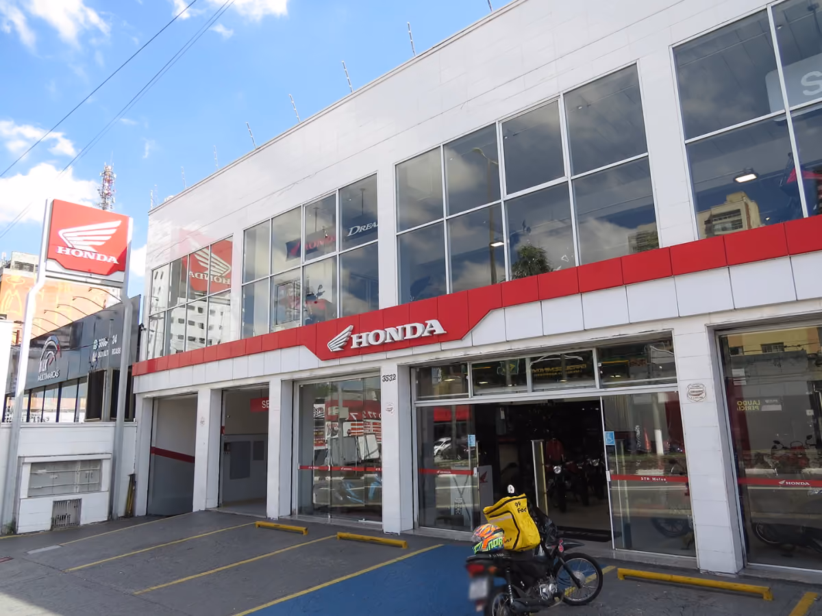 Fachada da STR Motos em Osasco